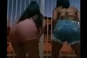 Novinhas dancando em Brasília