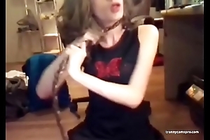 Hot Tranny Chokes Themselves Together with Jacks Lacking
