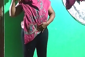 horny des itamil telugu kannada malayalam hindi indian vanitha showing big boobs and shaved pussy leggings press hard boobs press nip fretting pussy imprecation big big carrot