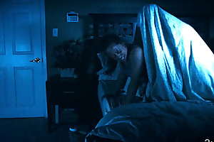 Essence Atkins - A Ridden House - 2013 - Morena follada por un fantasma mientras el novio no está