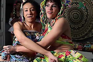 SABRINA PREZOTTE, Trio de travestis brasileiras comemorando o sao joao com uma deliciosa punheta em grupo, esse e muito mais voces encontram em SABRINAPREZOTTE XXX video 