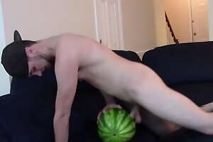 Brad Borrelli Shoves His Heavy White Cock In a Watermelon
